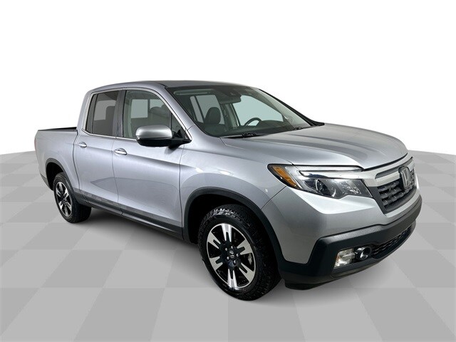 2020 Honda Ridgeline RTL photo 2