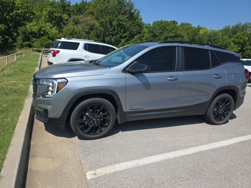 Used 2024 GMC Terrain SLE Elevation Edition SUV