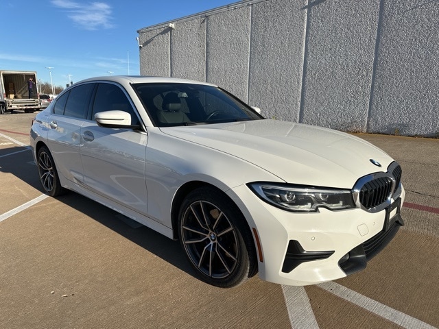2019 BMW 3 Series 330i's photo