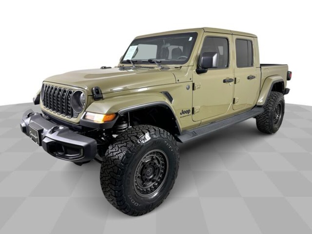 Used 2025 Jeep Gladiator Nighthawk Truck