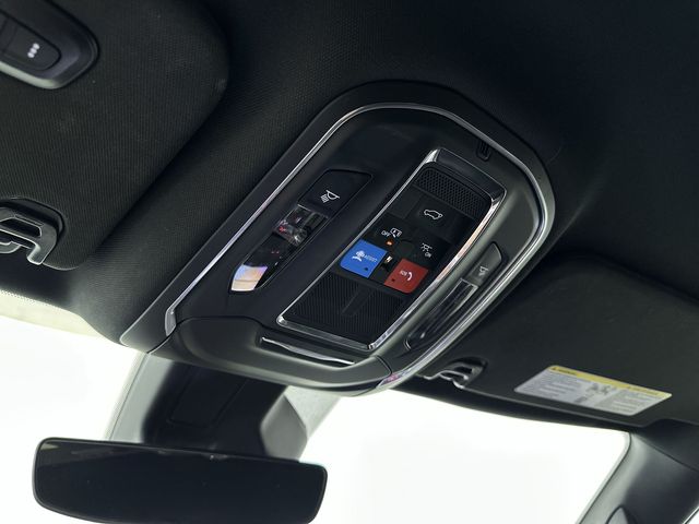2024 Jeep Wagoneer L Series III - Photo 19