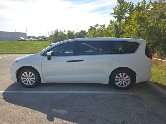 Used 2018 Chrysler Pacifica L with VIN 2C4RC1AG4JR103574 for sale in Midwest City, OK
