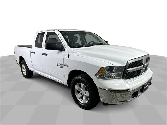 2022 Ram 1500 Classic SLT photo 2