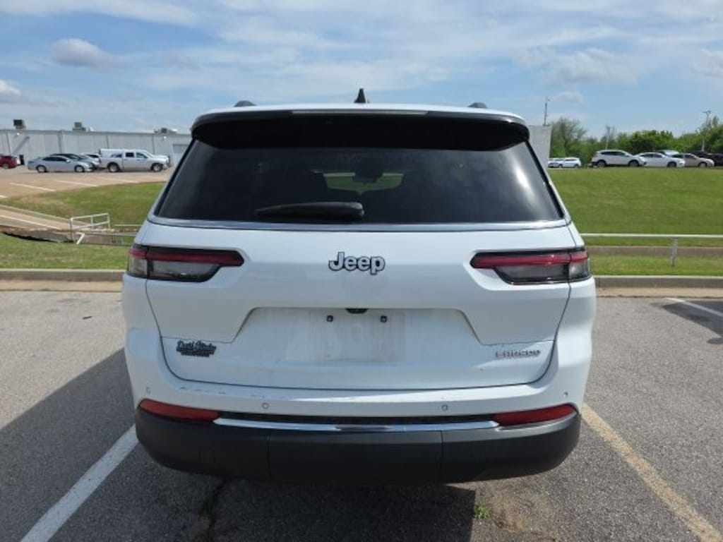 Used 2025 Jeep Grand Cherokee L Laredo SUV