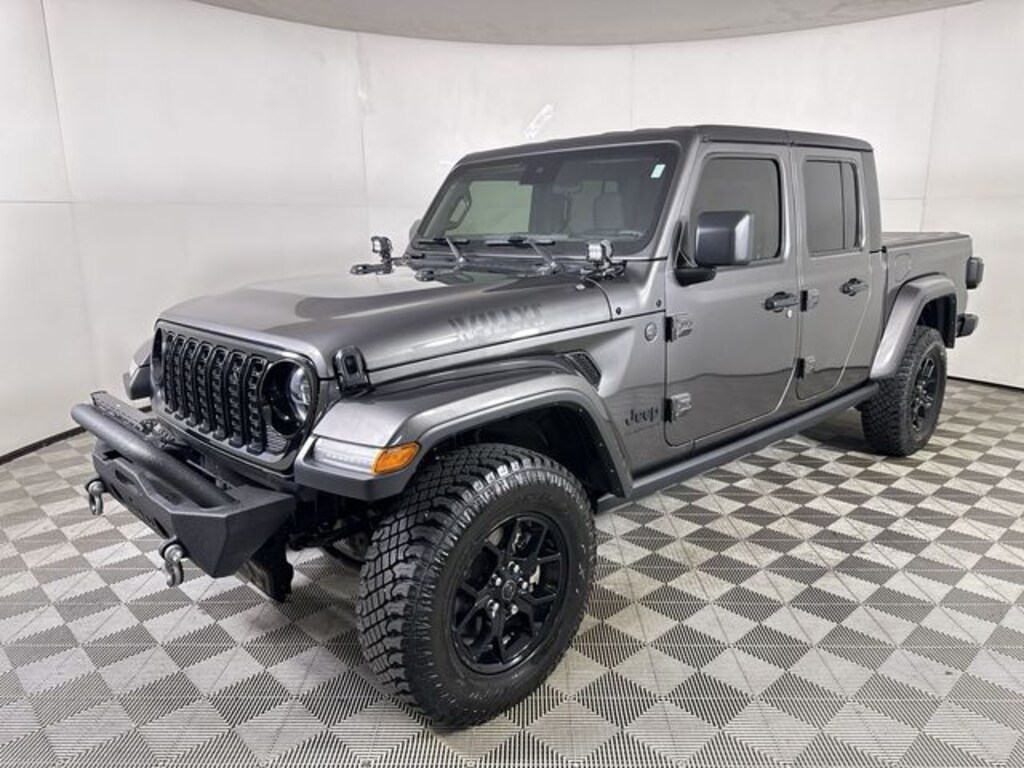 Used 2024 Jeep Gladiator Willys Truck