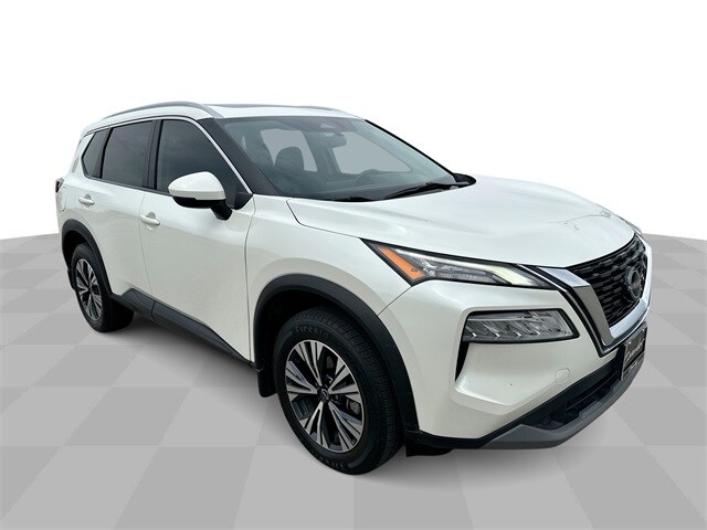 2022 Nissan Rogue SV photo 2