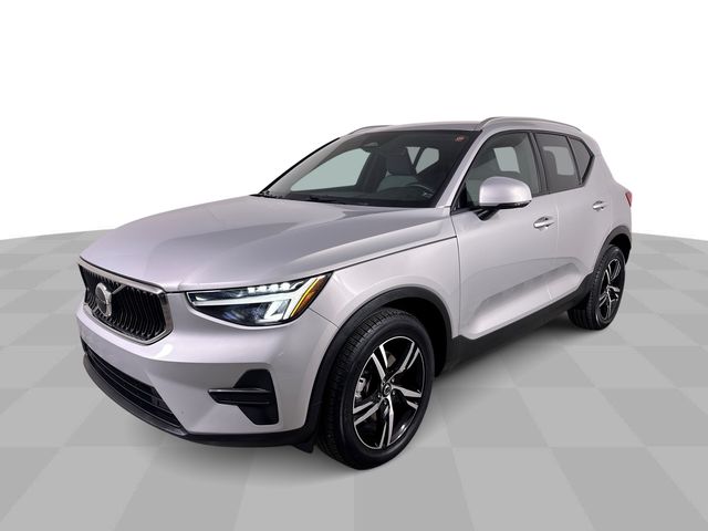 2023 Volvo XC40 Core