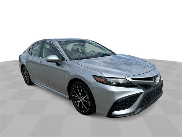 2024 Toyota Camry SE photo 2