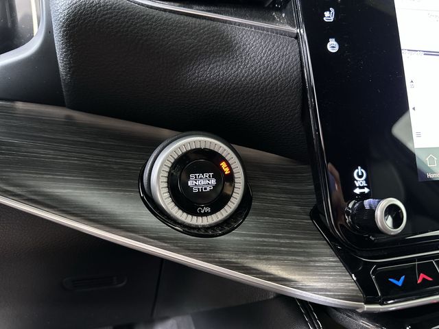 2024 Jeep Wagoneer L Series III - Photo 17