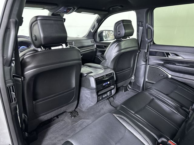 2024 Jeep Wagoneer L Series III - Photo 22