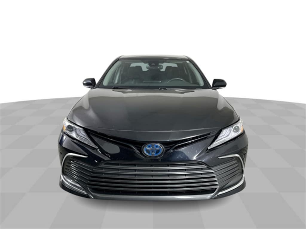 Used 2022 Toyota Camry Hybrid XLE Sedan