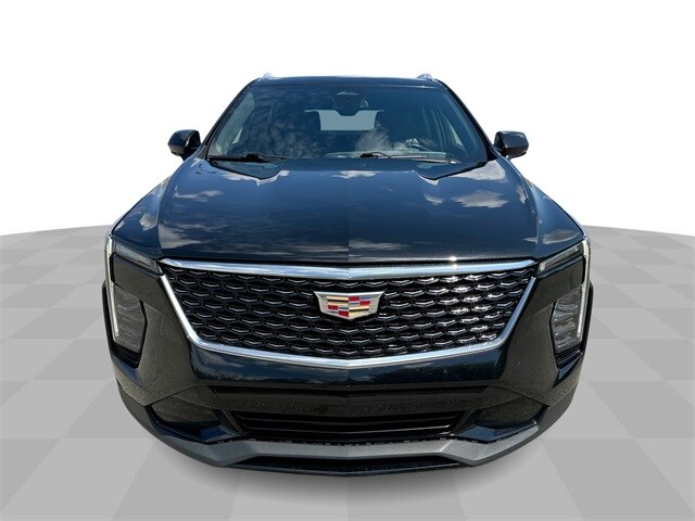 2024 Cadillac XT4 Premium Luxury photo 3