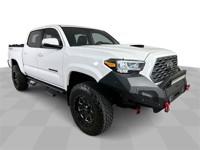 2023 Toyota Tacoma TRD Sport photo 2