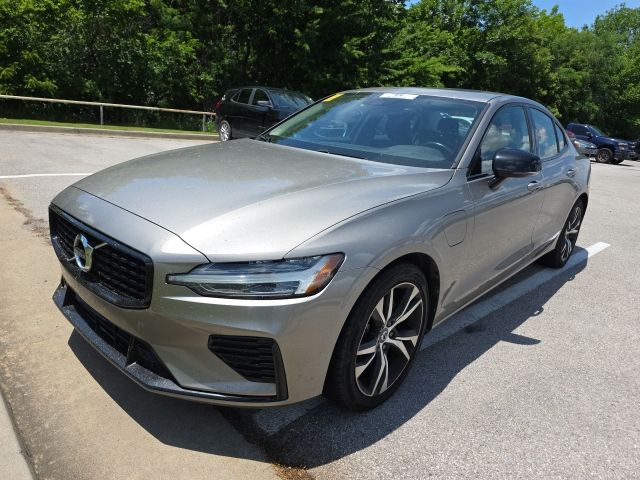 2021 Volvo S60's photo