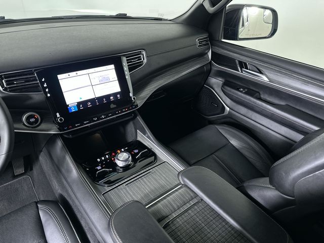 2024 Jeep Wagoneer L Series III - Photo 36