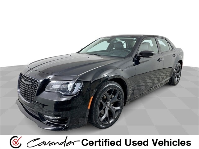 2021 Chrysler 300 Touring's photo