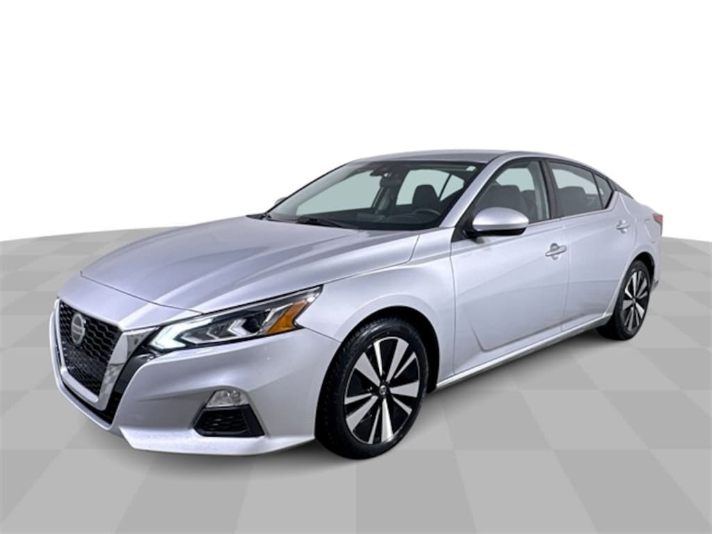 Used 2022 Nissan Altima 2.5 SV Sedan