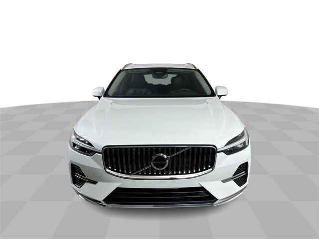 2023 Volvo XC60 Recharge Hybrid T8 Plus photo 2