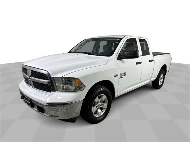 2022 Ram 1500 Classic SLT photo 4