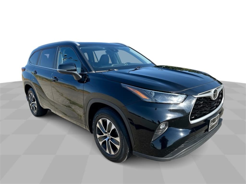 Used 2023 Toyota Highlander XLE SUV