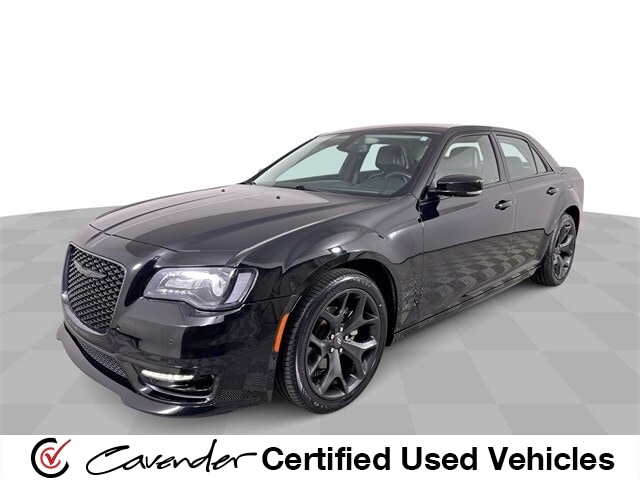 2021 Chrysler 300 Touring's photo