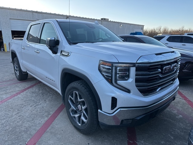 2023 GMC Sierra 1500 SLT's photo