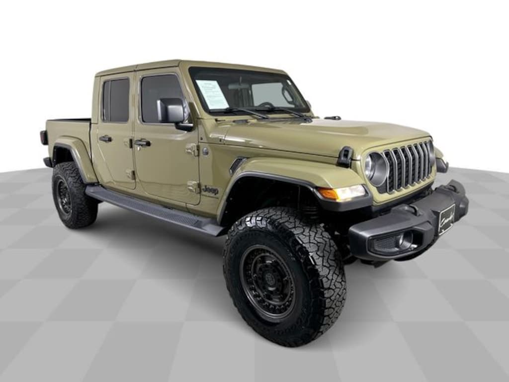 Used 2025 Jeep Gladiator Nighthawk Truck