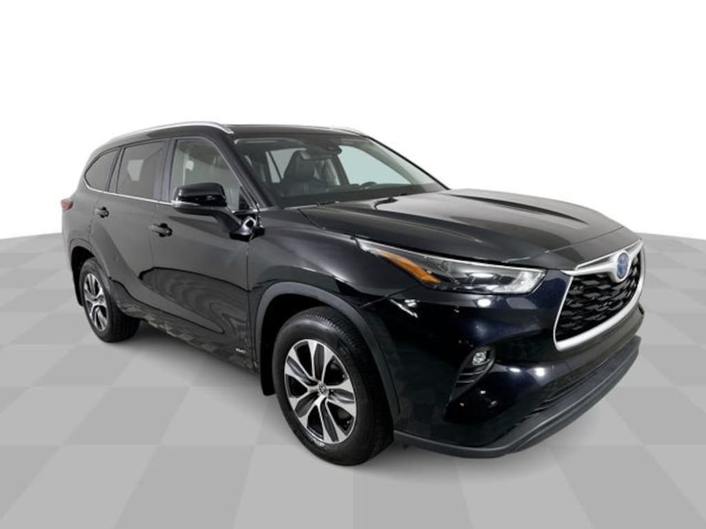Used 2023 Toyota Highlander Hybrid XLE SUV