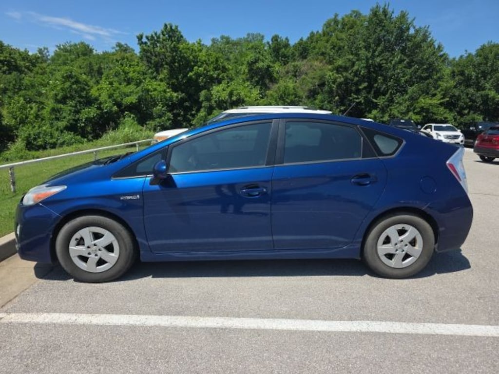 Used 2010 Toyota Prius III Hatchback