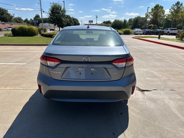 2022 Toyota Corolla LE photo 4