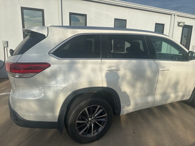 2018 Toyota Highlander SE XLE photo 3