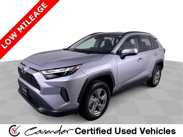 2024 Toyota RAV4 XLE's photo