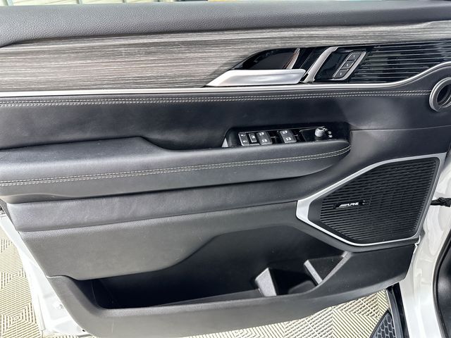 2024 Jeep Wagoneer L Series III - Photo 23