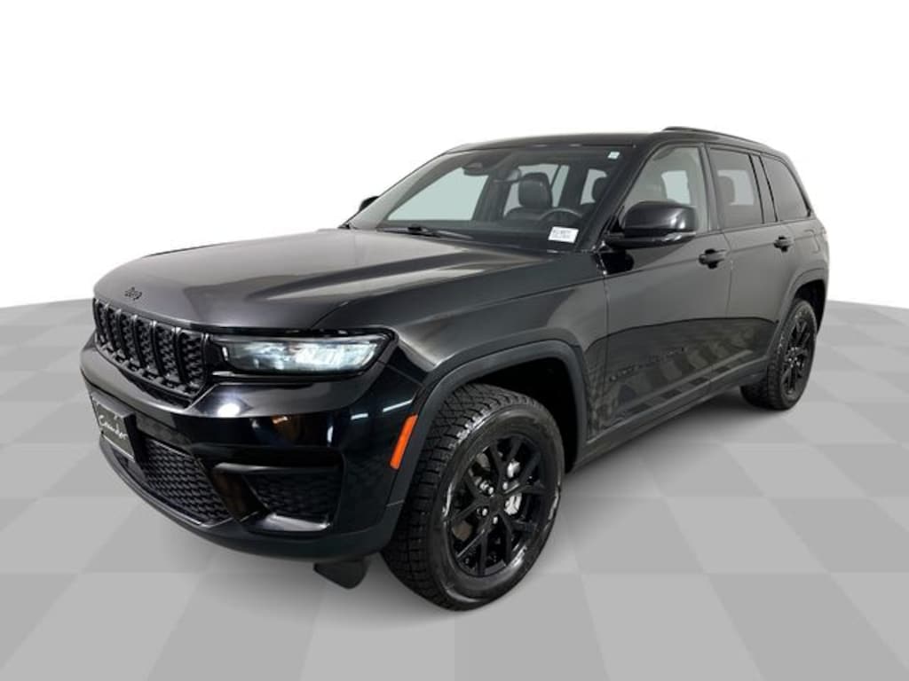 Used 2024 Jeep Grand Cherokee Altitude SUV