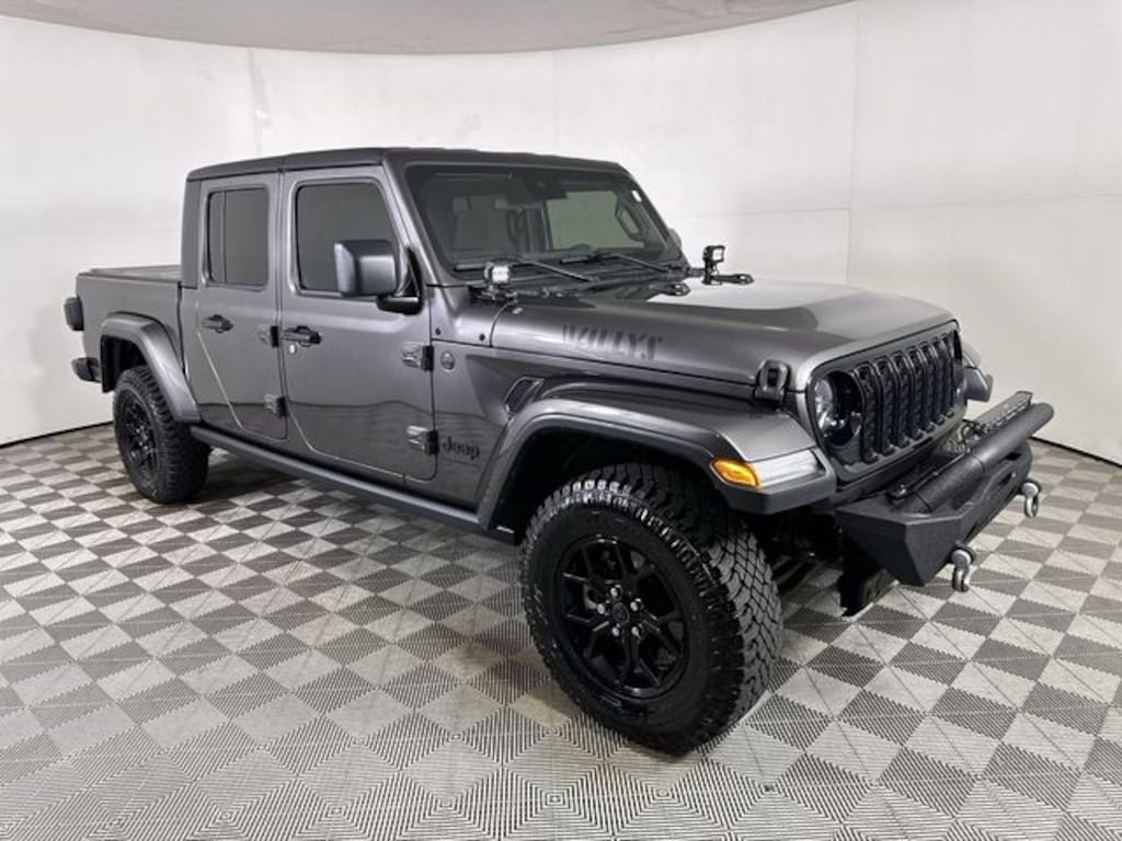 Used 2024 Jeep Gladiator Willys Truck