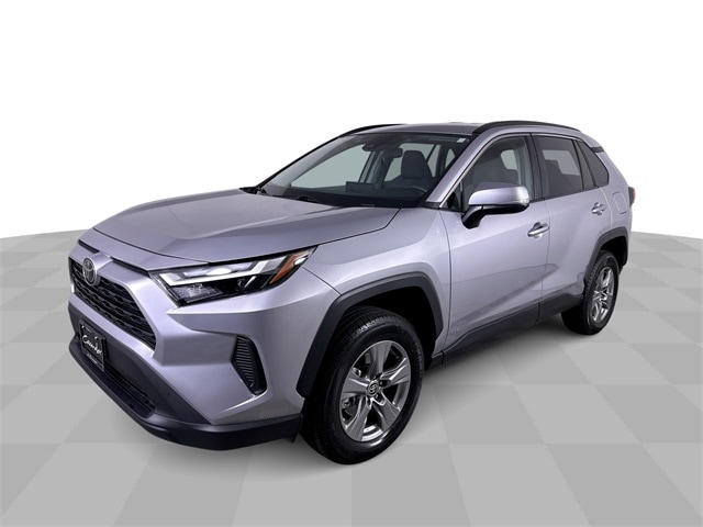2024 Toyota RAV4 XLE's photo
