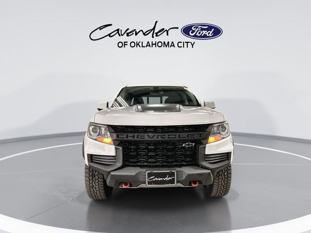 View vehicle photo 3