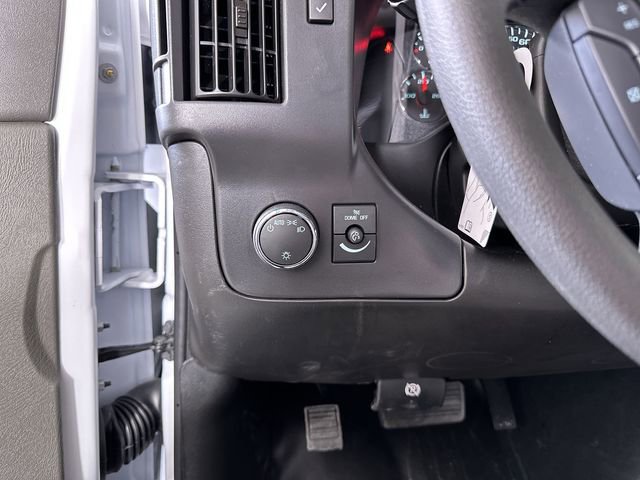 2025 Chevrolet Express Cargo Work Van - Photo 18