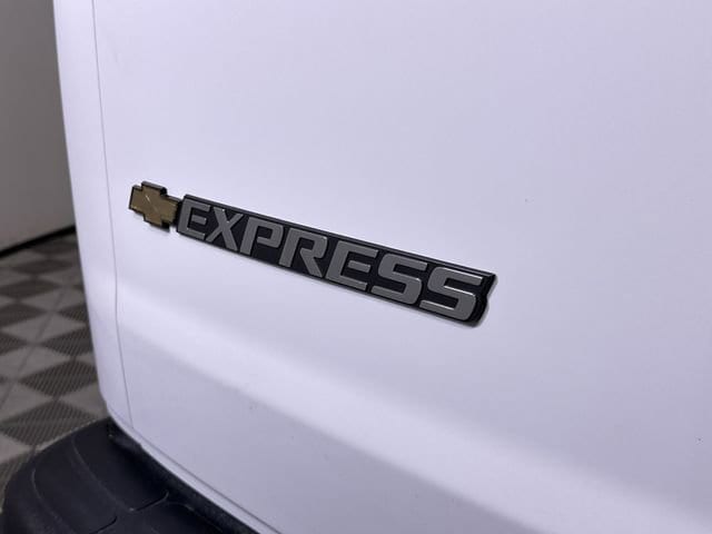 2025 Chevrolet Express Cargo Work Van - Photo 29