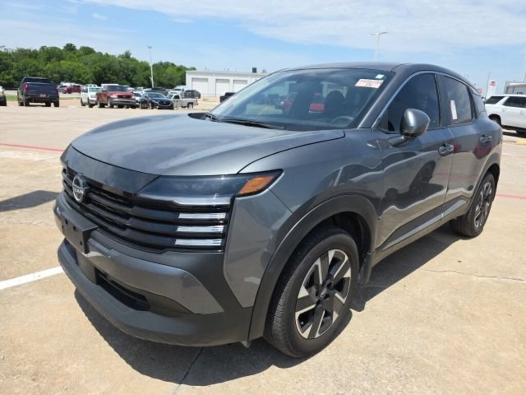 Used 2025 Nissan Kicks SV