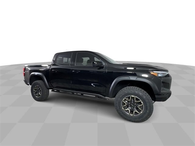 2025 Chevrolet Colorado ZR2 photo 2
