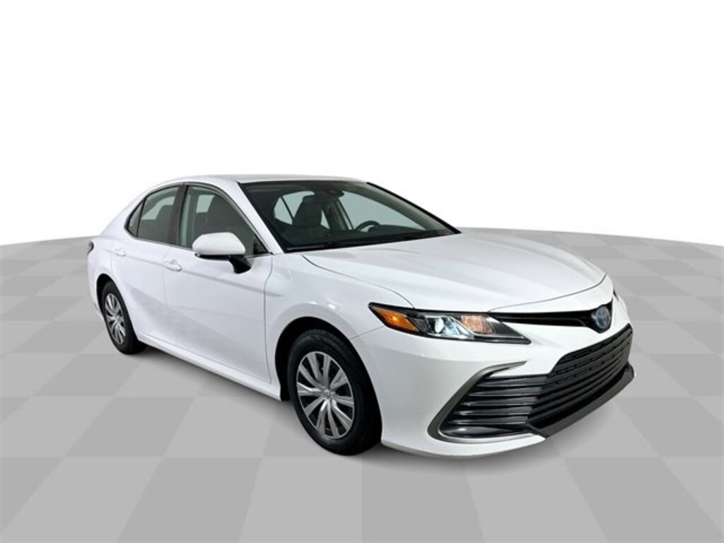 Used 2022 Toyota Camry Hybrid LE