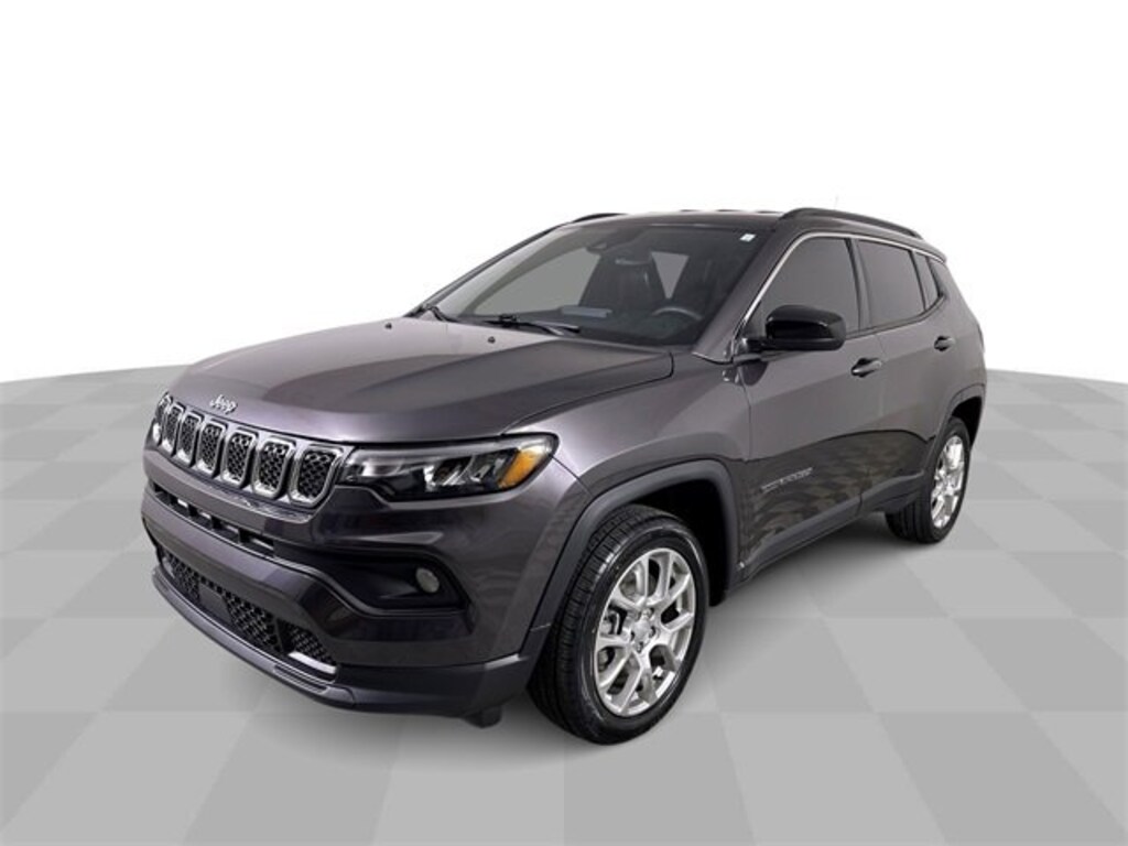 Used 2024 Jeep Compass Latitude Lux
