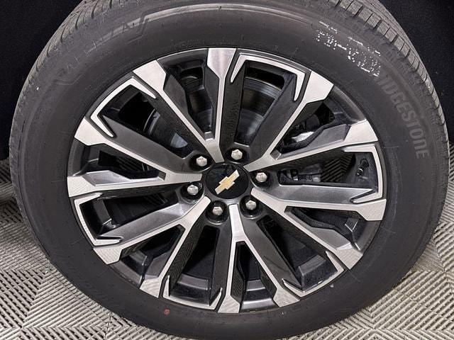 2025 Chevrolet Suburban High Country - Photo 35