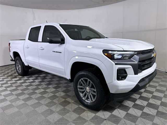 2026 Chevrolet Colorado LT photo 2