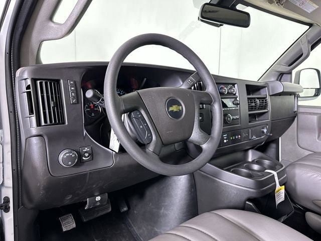 2025 Chevrolet Express Cargo Work Van - Photo 11