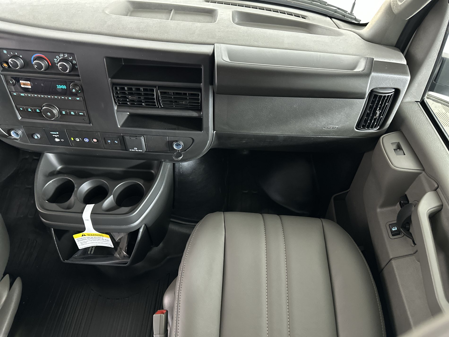 2025 Chevrolet Express Cargo Work Van - Photo 65