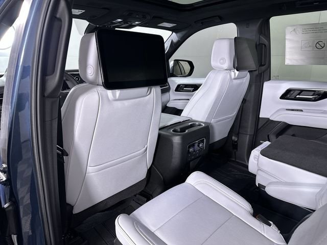 2025 Chevrolet Tahoe Premier - Photo 23