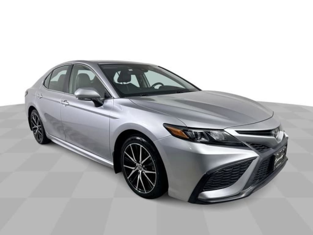 Used 2023 Toyota Camry SE