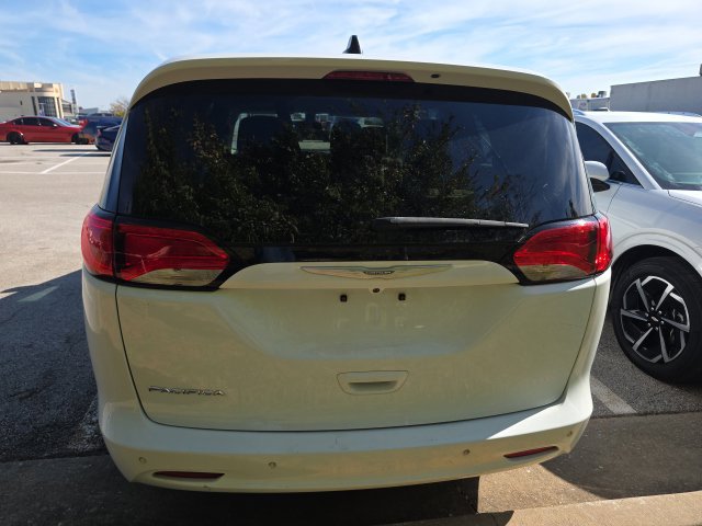 Used 2018 Chrysler Pacifica L